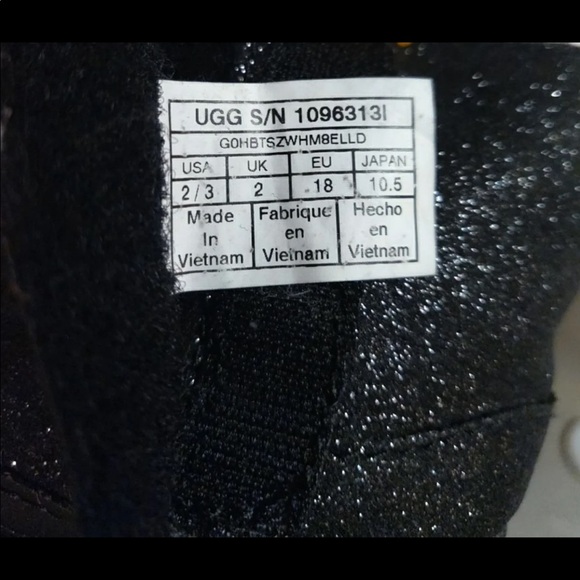 Ugg’s - Picture 2 of 4